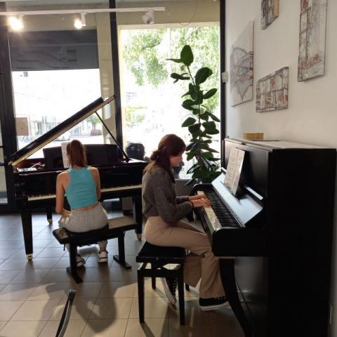 Konzert im Showroom von Saccuman