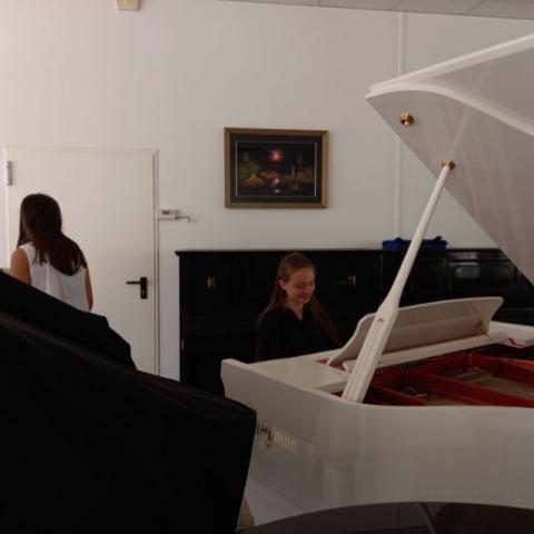 Konzert im Showroom von Saccuman