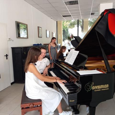 Konzert im Showroom von Saccuman