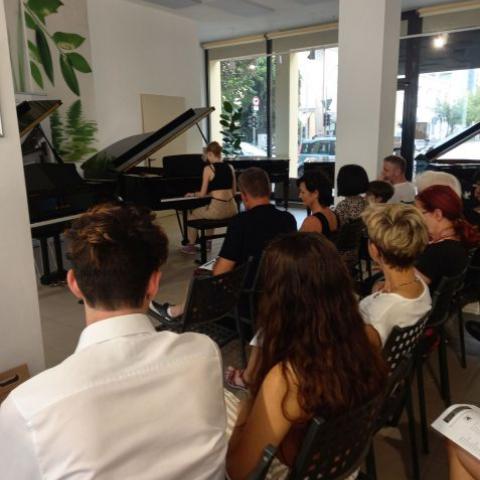 Konzert im Showroom von Saccuman
