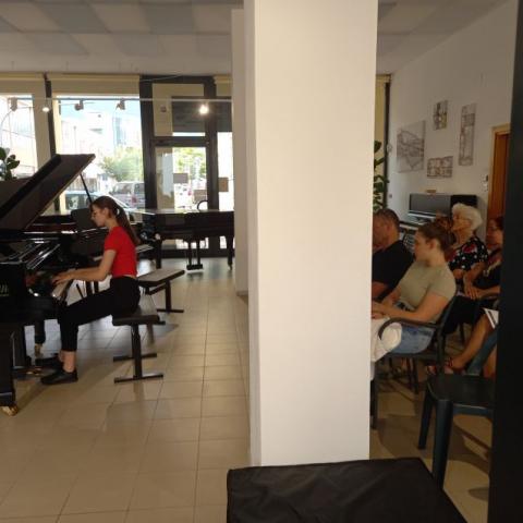 Konzert im Showroom von Saccuman